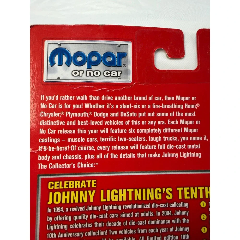 Johnny Lightning 1969 Dodge Charger Daytona Mopar Or No Car Orange 1/64 239-04